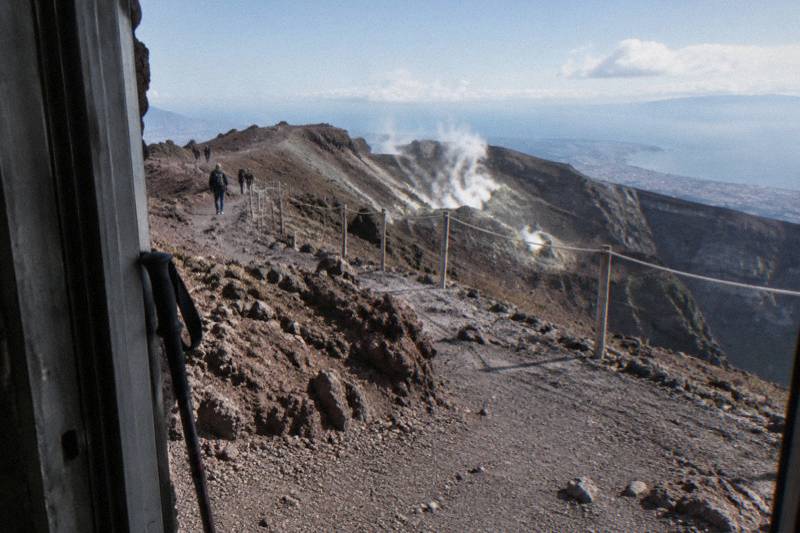 Hike and Bus From Pompeii