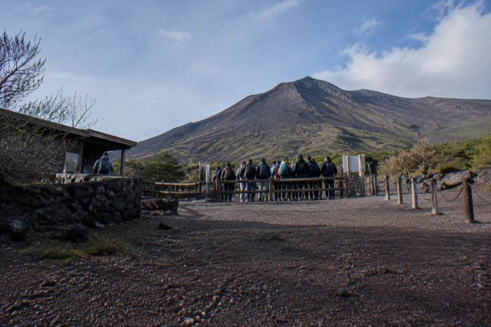 The ticket hut on the Gran Cono trail partway up the volcanic slope